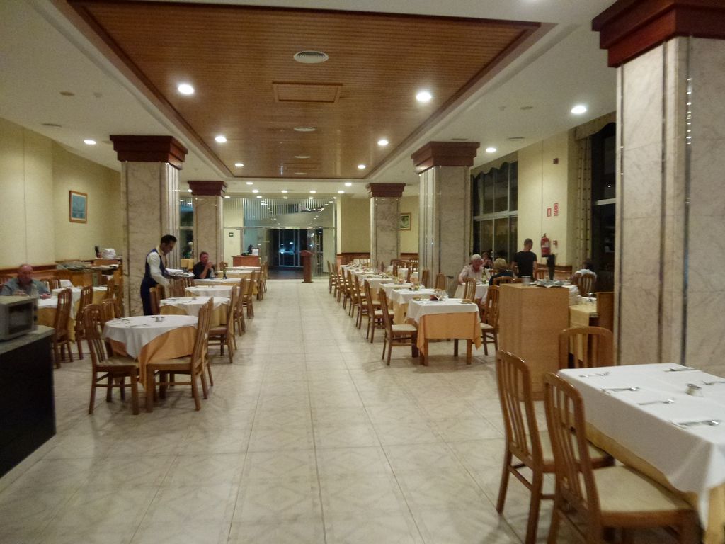 p1010800_buffet_1.jpg